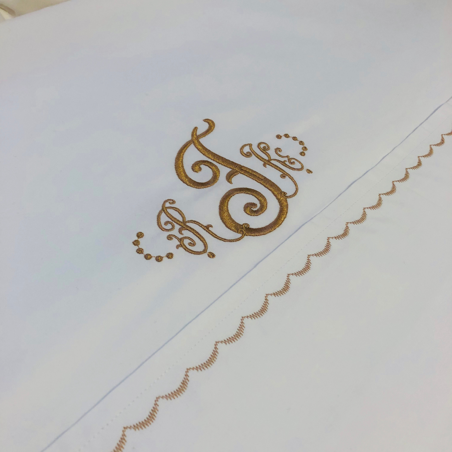 Monogrammed Bed Sheet Sets with Matching Color Scallop Border