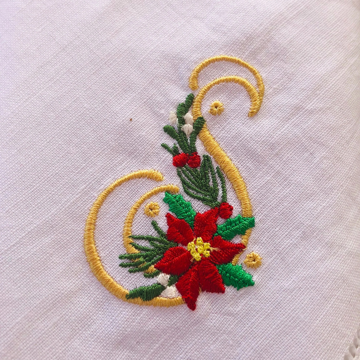 Monogrammed Christmas Linen Dinner Napkins – Personalized Holiday Table Décor