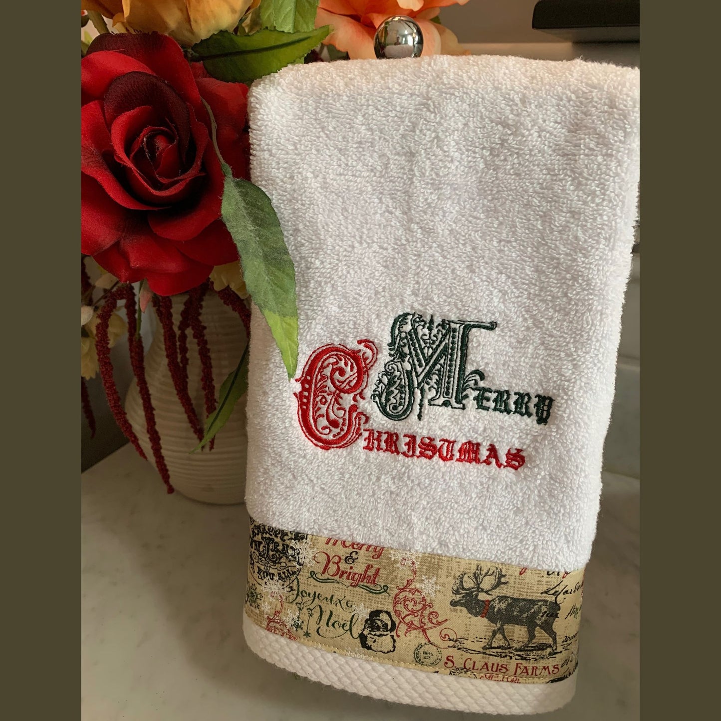 Embroidered Christmas Bath and Hand Towel Set / Holiday Decor