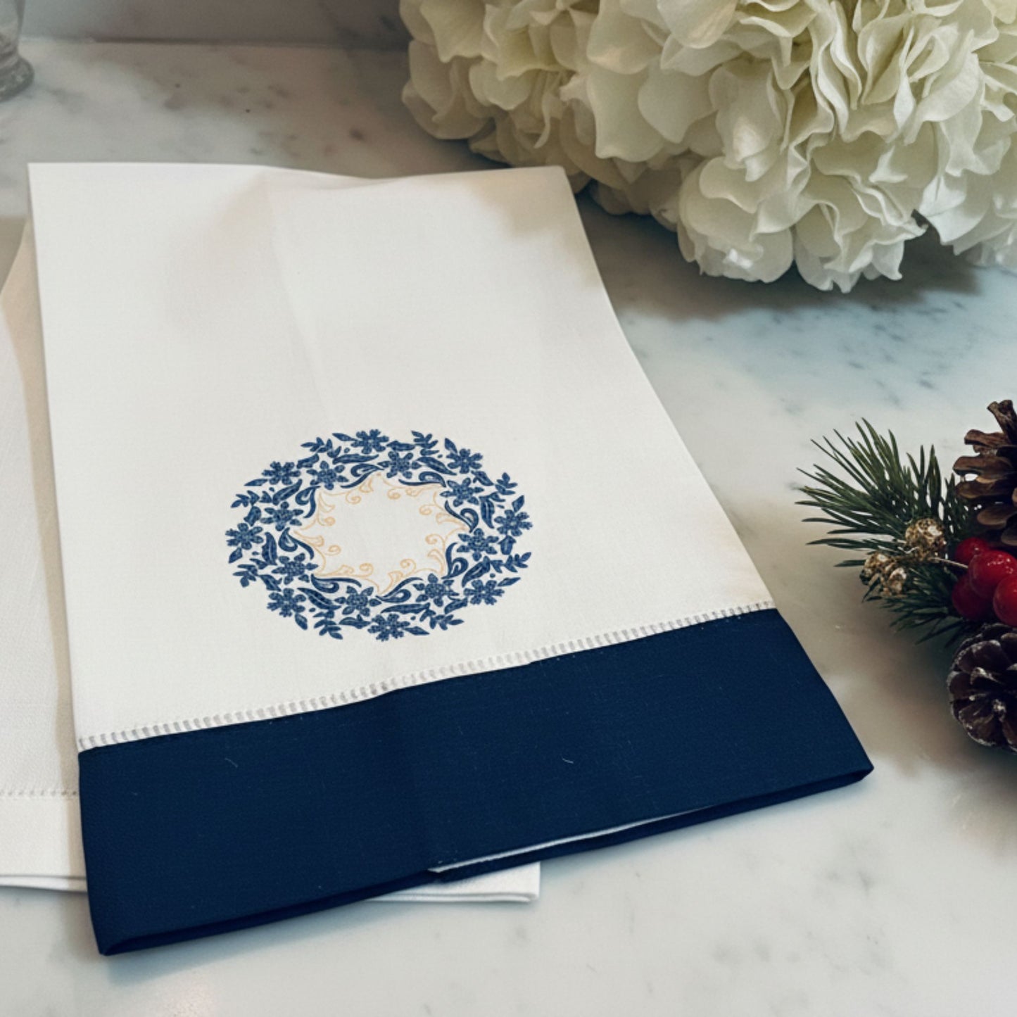 Christmas Wreath embroidered Linen Guest Towel - Holiday Decor