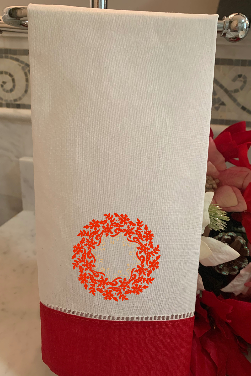 Christmas Wreath Guest Towel