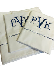Load image into Gallery viewer, Monogrammed Bed Sheet Sets with Matching Color Scallop Border