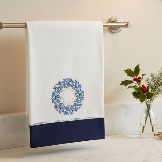 Christmas Wreath embroidered Linen Guest Towel - Holiday Decor