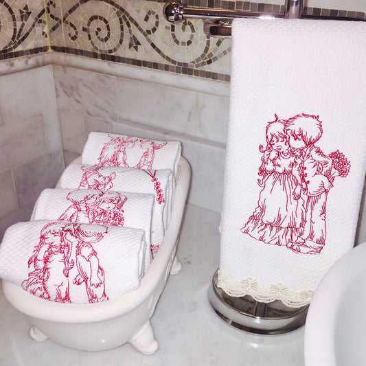 Embroidered Fingertip Towel Set - Scalloped Lace - Love Design - Bathroom Decor - Set of 5