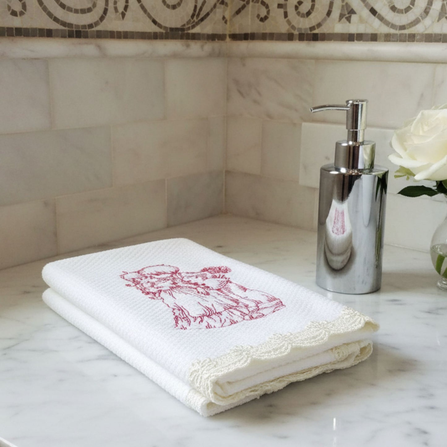 Embroidered Fingertip Towel Set - Scalloped Lace - Love Design - Bathroom Decor - Set of 5