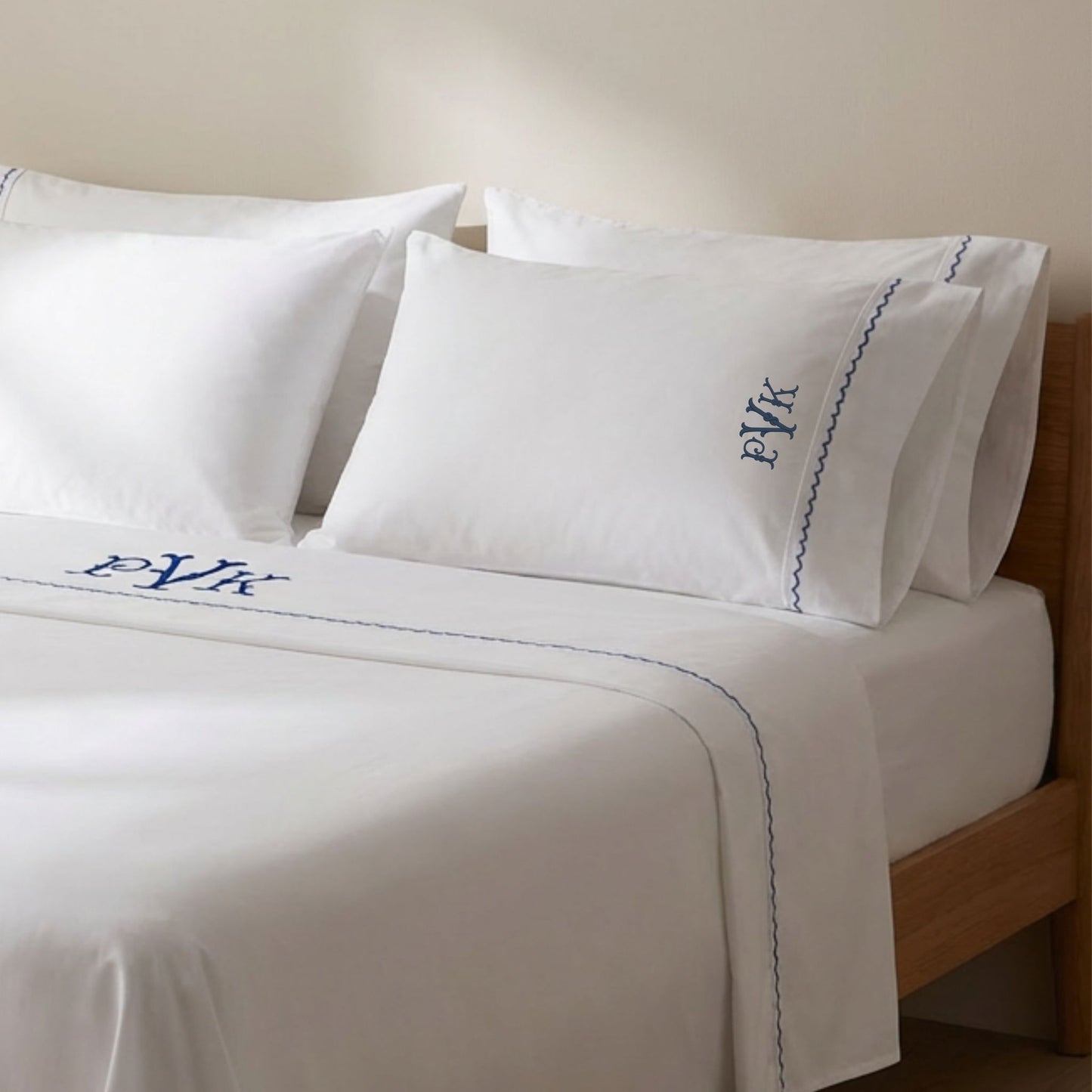 Luxury Monogrammed Egyptian Cotton Bed Sheet Set -600 Thread Count with Custom Scalloped Border