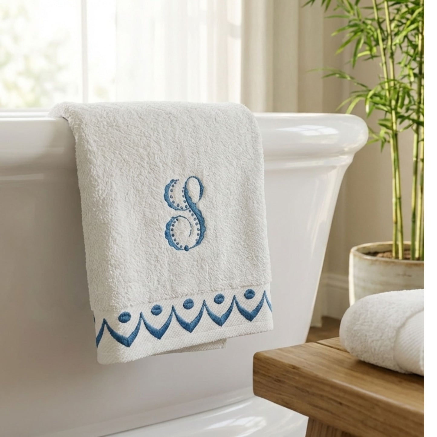 Scallop border bath towel set - Custom monogram embroidered - Bathroom decor
