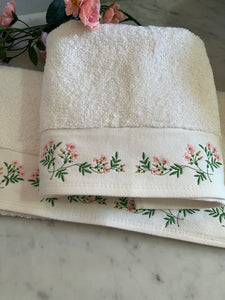 Embroidered Jasmines Towel Set