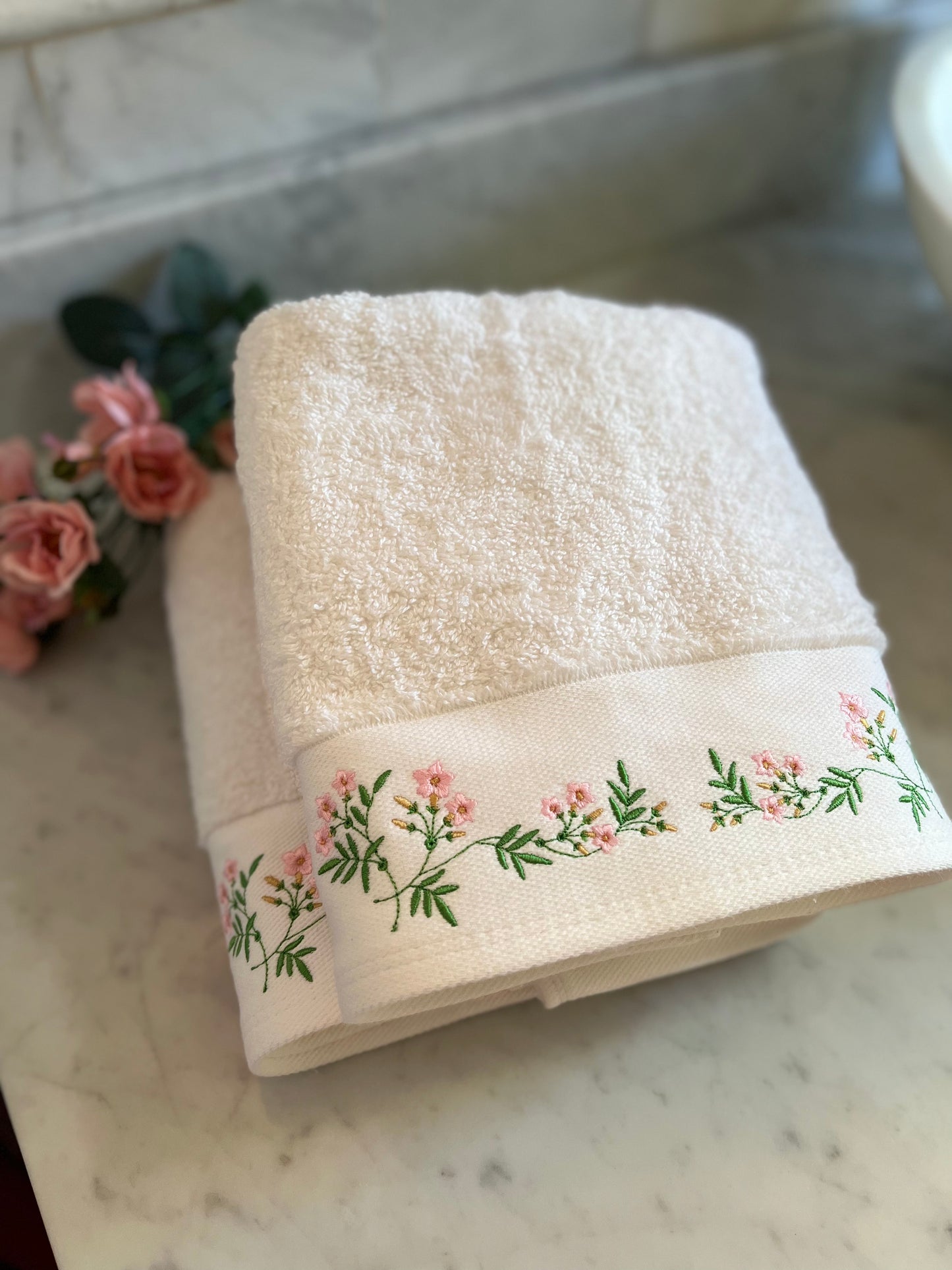 Embroidered Jasmines Towel Set