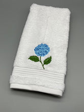 Load image into Gallery viewer, Floral embroidered bath towels