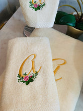 Load image into Gallery viewer, monogrammed bath towel set