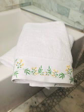 Load image into Gallery viewer, bath towel embroidered with flowers