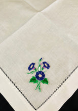 Load image into Gallery viewer, dinner napkin embroidering with morning glory flower design