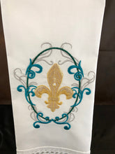 Load image into Gallery viewer, fleur de lis hand towel