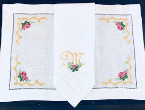 embroidered placemat and napkin set